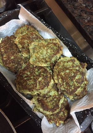 Una foto de Tortillitas de brócoli