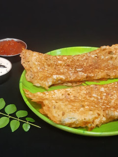 क्रिस्पी रवा डोसा (crispy rava dosa recipe in hindi) रेसिपी मुख्य फोटो