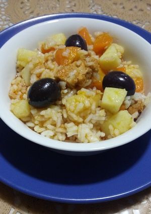 Une photo de Salade de riz aux thon a la tomate 🍴