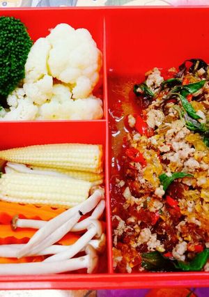 รูปของ หมูสับโหระพากับเส้นสาหร่ายแก้ว(คีโต)
