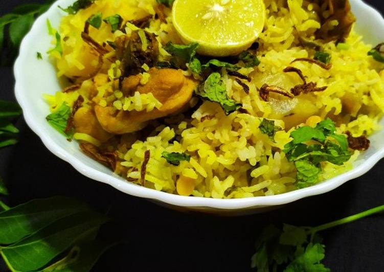 Step-by-Step Guide to Prepare Any-night-of-the-week Chicken Yakhni Pulao