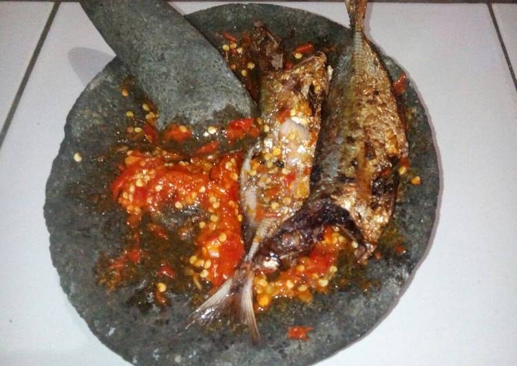 Resep Ikan Penyet Sambal Bawang Super Easy Lezat