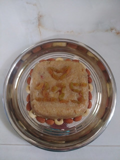 *ஆட்டா வித் பாதாம்ஹல்வா*125(badam halwa recipe in tamil) செய்முறை முக்கிய புகைப்படம்