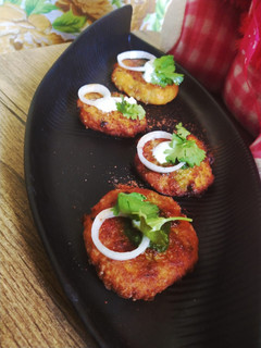 A picture of Aalu tikki.