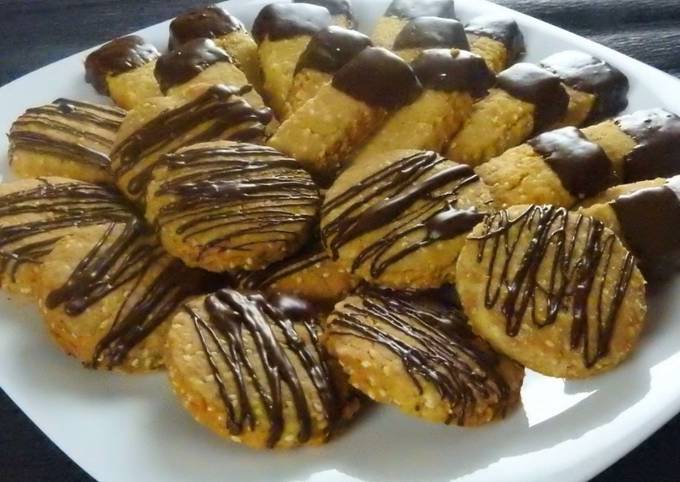 Recipe of Speedy Crunchy Orange Cookies w/ Sesame Seeds & Dark Chocolate