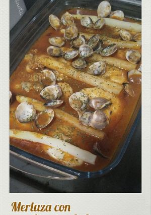 Una foto de Merluza con almejas y gambas (Thermomix)