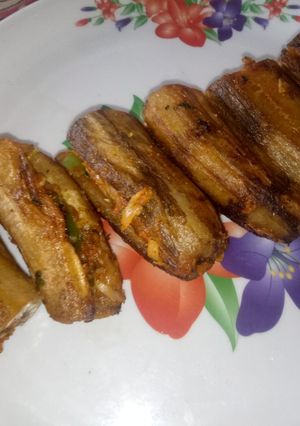 स्वादिष्ट चटपटी कच्चे केले की सब्जी (Swadisht chatpati kache kele ki sabzi recipe in Hindi) रेसिपी मुख्य फोटो