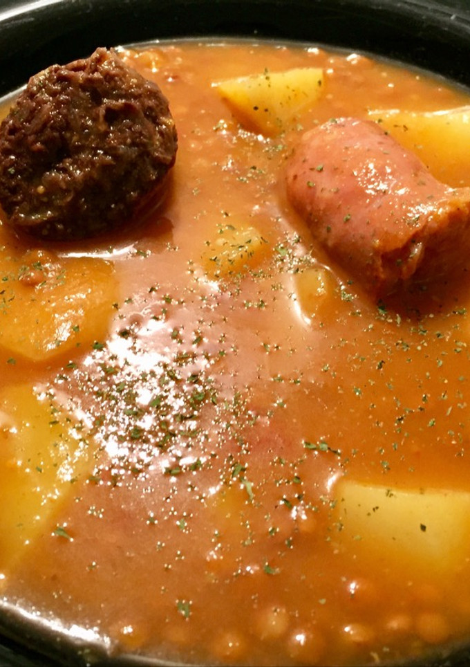 Una foto de Lentejas con chorizo y morcilla