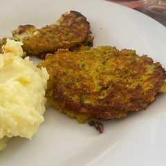 Una foto de Hamburguesas de Zapallo Italiano y Zanahoria (con avena)