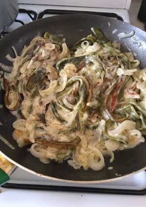 Una foto de Rajas con crema
