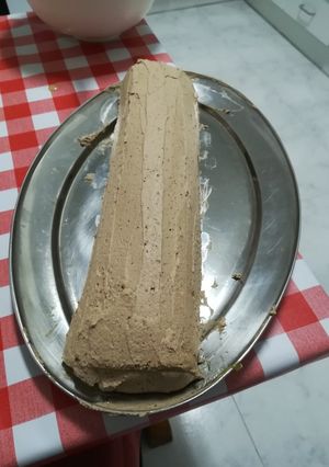 Una foto de Brazo de gitano con mermelada casera de piña y trufa