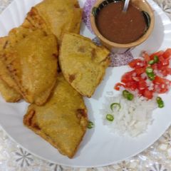 A picture of Roti Pakodas.