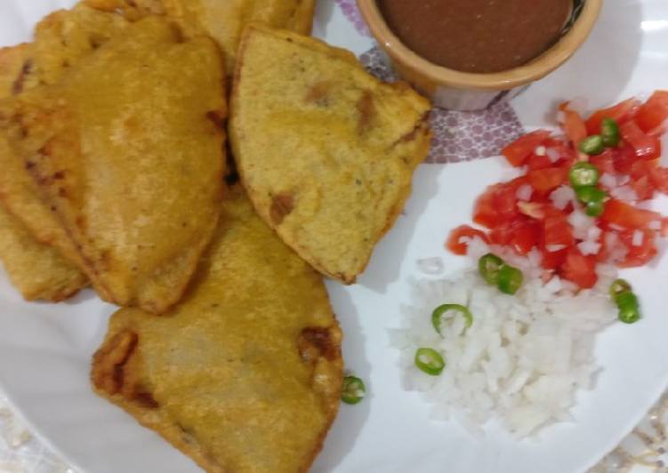 Steps to Make Quick Roti Pakodas