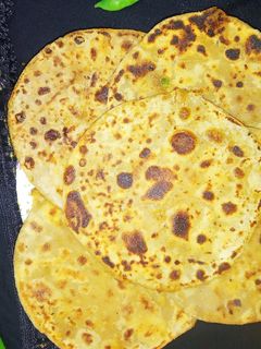 हरे मटर का पराठा (Hare matar ka paratha recipe in hindi) रेसिपी मुख्य फोटो