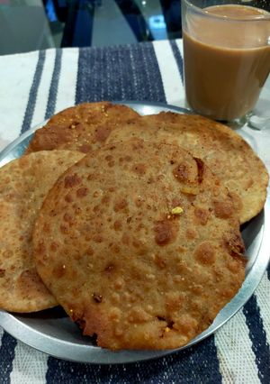 A picture of Sattu Powder Masala Puri.