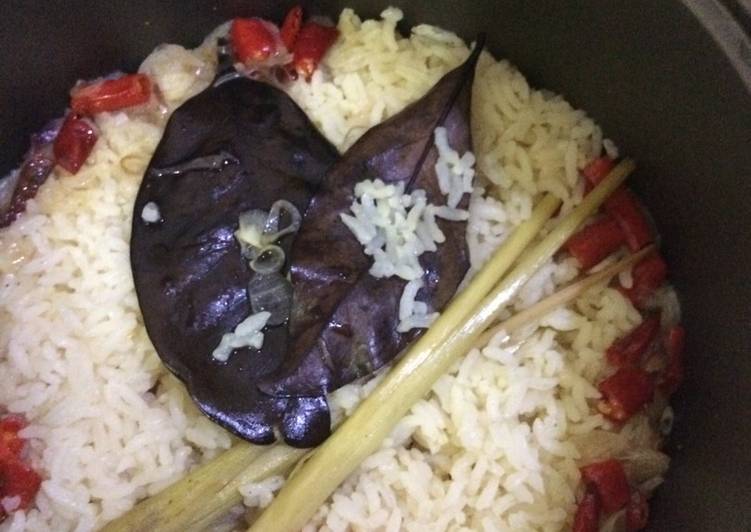 Resep 26. Nasi Liwet Khas Sunda Pakai Rice Cooker 🍲 Anti Gagal