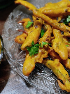 कुरकुरी भिंडी(kurkuri bhindi recipe in hindi) रेसिपी मुख्य फोटो
