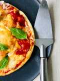 Salami basil พิซซ่า homemade