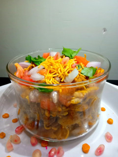 ચટપટી ભેળ (Chatpati Bhel Recipe In Gujarati) રેસીપી મુખ્ય ફોટો