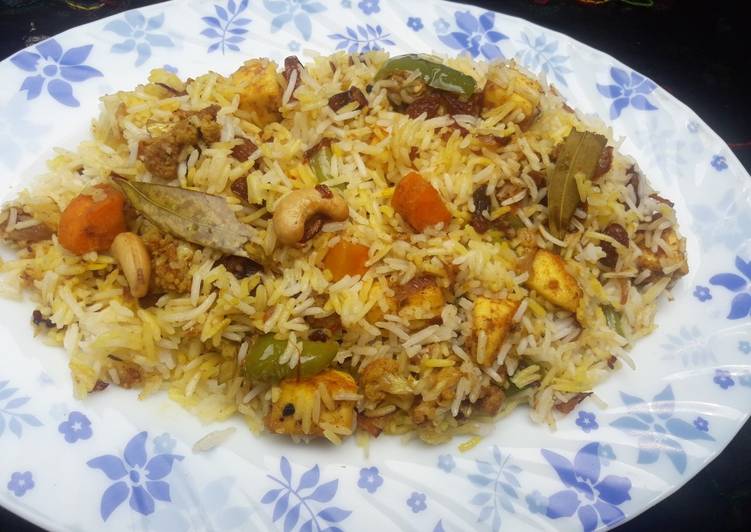 Mix Veg paneer dum biryani Mix Veg paneer dum biryani