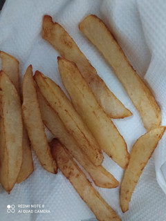 आलू फ्रेंच फ्राइज(Aloo French Fries Recipe in Hindi) रेसिपी मुख्य फोटो