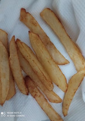 आलू फ्रेंच फ्राइज(Aloo French Fries Recipe in Hindi) रेसिपी मुख्य फोटो