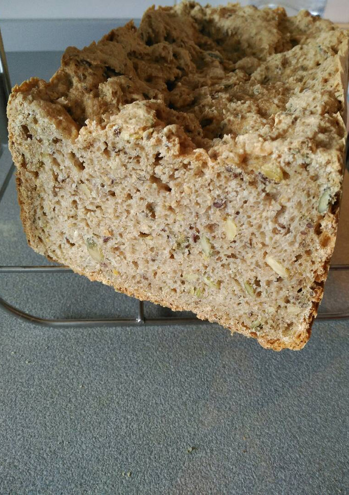 Una foto de Pan integral de espelta con semillas en panificadora Moulinex
