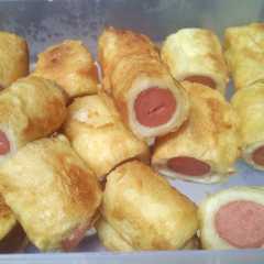 Sosis Gulung Roti Tawar রেসিপির প্রধান ছবি