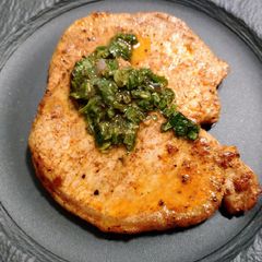 A picture of Fast-fried pork chops with ladybug sauce.