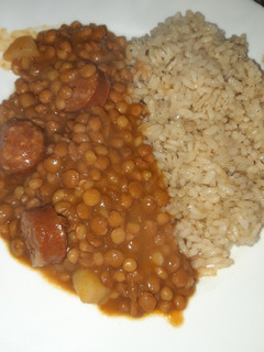 Una foto de Lentejas a mi manera con arroz