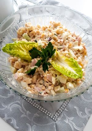Zdjęcie przepisu Sałatka z makaronem ryżowym.
