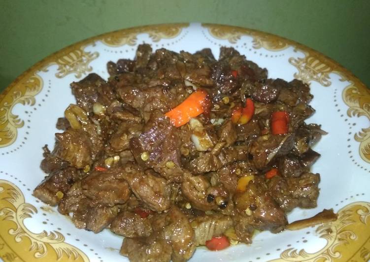 Sapi lada hitam sederhana