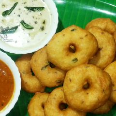 A picture of Medu vada.