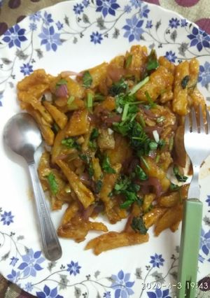 A picture of Garlic honey chilli potato.
