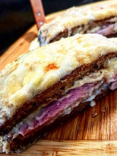 Una foto de Sándwich Croque-Monsieur