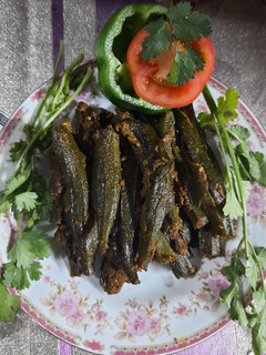 भरवा भिंडी (Bharwan bhindi recipe in hindi) रेसिपी मुख्य फोटो