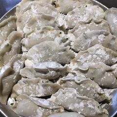 A picture of Pork Shrimp and Spinach Dumpling.