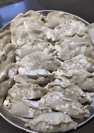 A picture of Pork Shrimp and Spinach Dumpling.