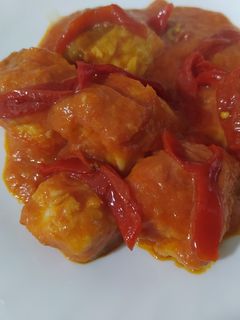 Una foto de Bacalao con tomate