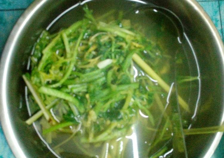 Sayur bening selada air