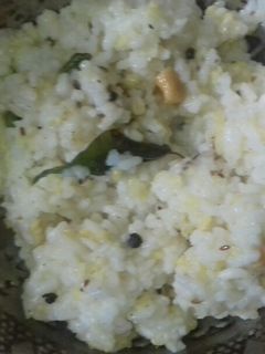 மிளகு பால் பொங்கல் (Milagu paal pongal recipe in tamil) செய்முறை முக்கிய புகைப்படம்