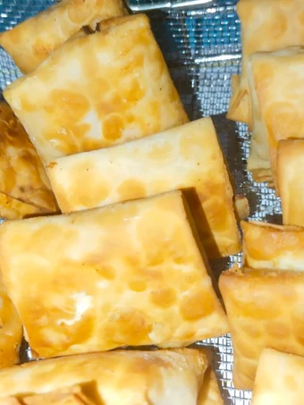 Langkah Gampang Menyiapkan Resep  Pangsit bakso telor goreng yang Sempurna, Enak