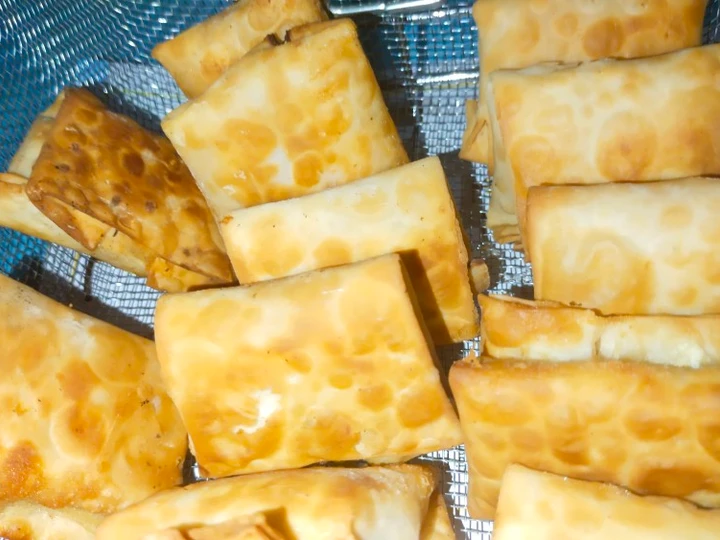 Langkah Gampang Menyiapkan Resep  Pangsit bakso telor goreng yang Sempurna, Enak