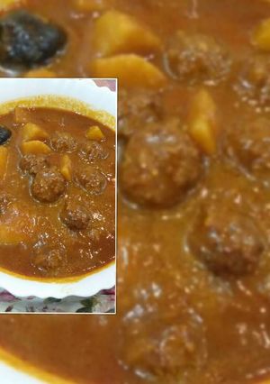 صورة لوصفة مرقة كفتة لحم بالبطاطا والباميا🍜