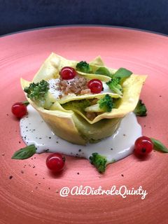 Foto di Lasagne monoporzione Natalizie con pesto di broccoli, salsiccia e gorgonzola