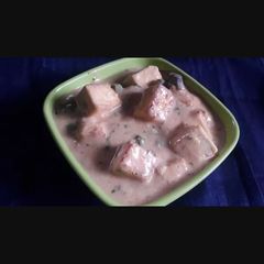 Milky matar paneer in white gravy A picture of Milky matar paneer in white gravy.