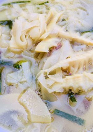 Hình của món Canh Măng Hầm Xương.