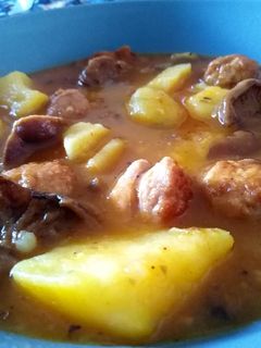 Una foto de Patatas con chistorra y níscalos