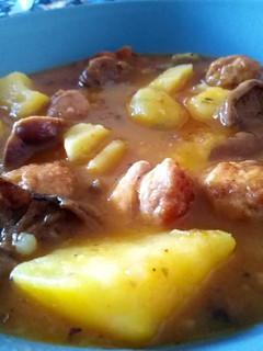 Una foto de Patatas con chistorra y níscalos