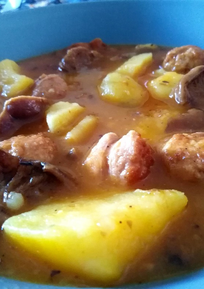Una foto de Patatas con chistorra y níscalos